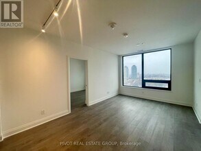 2 Erskine Rd in Mississauga, ON - Building Photo - Building Photo