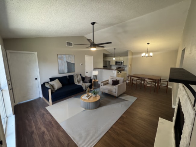 6101 Parkwood Dr in Austin, TX - Building Photo - Building Photo