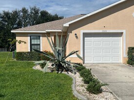 3320 SW 7th Pl in Cape Coral, FL - Building Photo