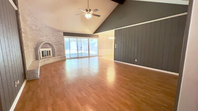 7314 S 69th E Ave in Tulsa, OK - Foto de edificio - Building Photo