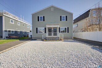 85 Iroquois Rd in Stamford, CT - Building Photo - Building Photo