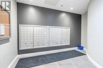 1 Redfern Ave in Hamilton, ON - Building Photo - Building Photo