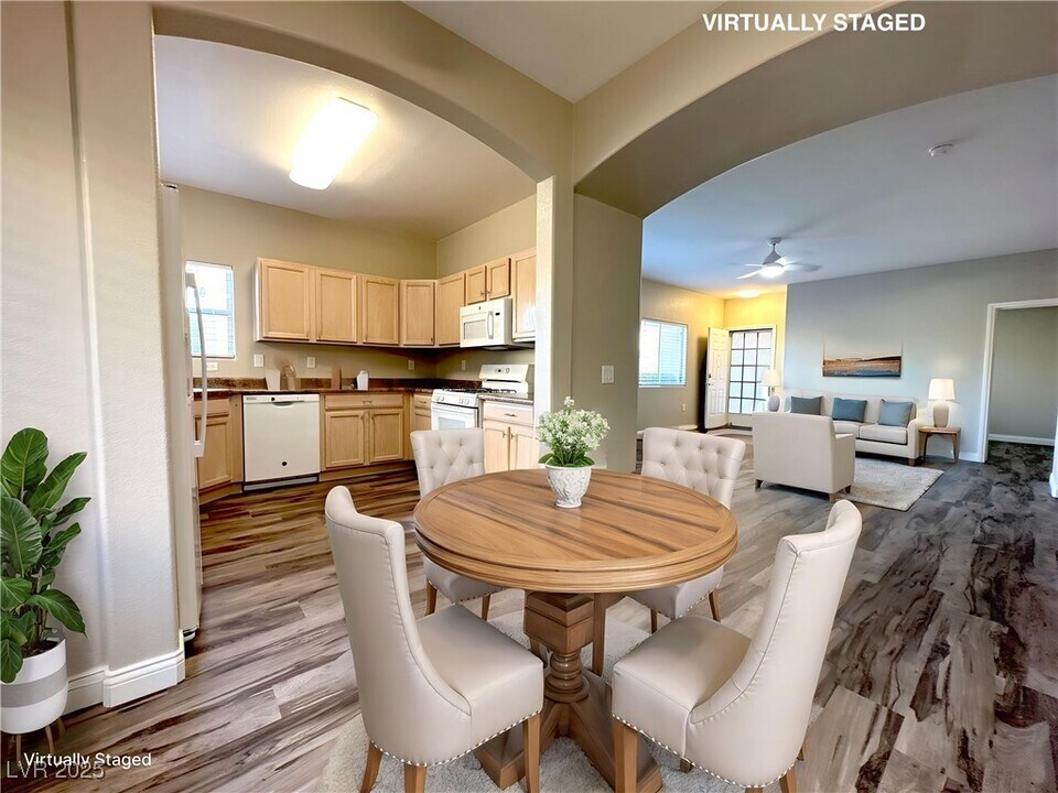2052 Jade Creek St in Las Vegas, NV - Building Photo
