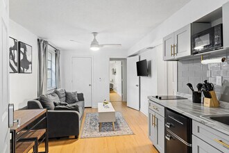 3903 E Powhatan Ave in Tampa, FL - Building Photo - Building Photo