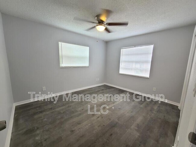 6329 Delaware Ave in New Port Richey, FL - Building Photo - Building Photo