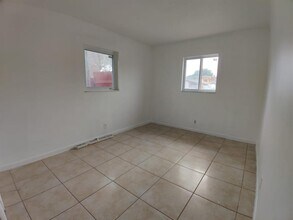 3961 SW 51st St, Unit 1-4 in Fort Lauderdale, FL - Foto de edificio - Building Photo