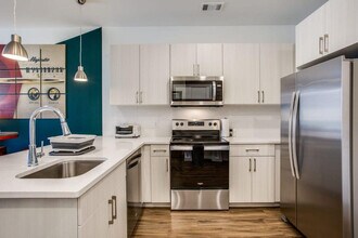 2435 E Riverside Dr in Austin, TX - Building Photo - Building Photo