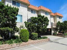 315 W Alameda Ave in Burbank, CA - Building Photo