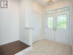 3069 Preserve Dr in Oakville, ON - Building Photo - Building Photo