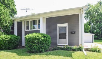 3225 Twyford Rd in Waukegan, IL - Building Photo