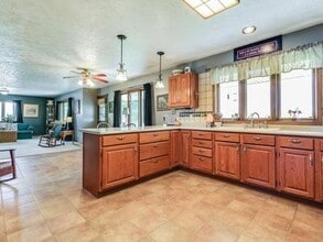 5501 Martell Rd in Hickman, NE - Foto de edificio - Building Photo