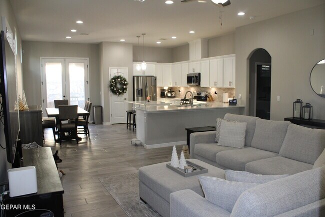 754 Flexford St in El Paso, TX - Building Photo - Building Photo