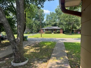 1018 W Brockett St in Sherman, TX - Building Photo - Building Photo