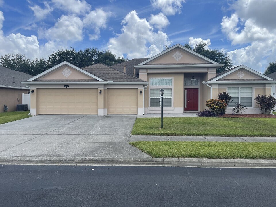 4858 Chastain Dr in Melbourne, FL - Building Photo
