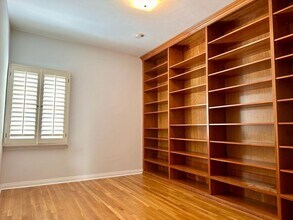 8250 Norton Ave in West Hollywood, CA - Building Photo - Building Photo