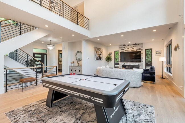 115 110th Pl SE in Bellevue, WA - Building Photo - Building Photo