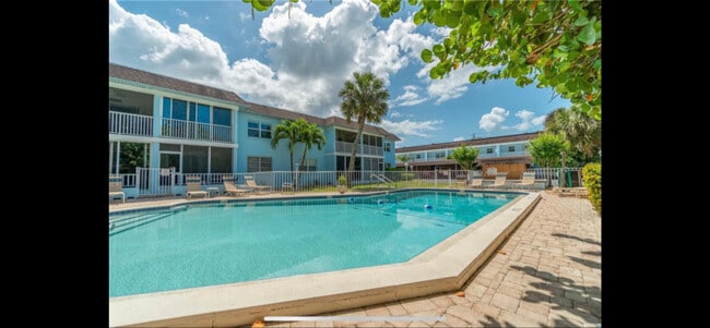 property at 4307 Gulf Dr