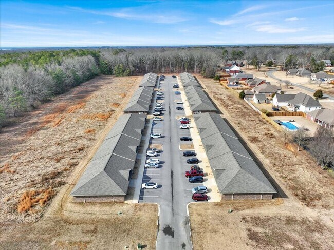 2/2 Apartment - Killen, AL in Killen, AL - Building Photo - Interior Photo