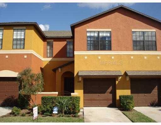 1021 Blackwater Dr in Zephyrhills, FL - Building Photo