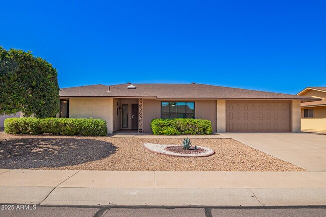 12632 W Regal Dr in Sun City West, AZ - Foto de edificio - Building Photo