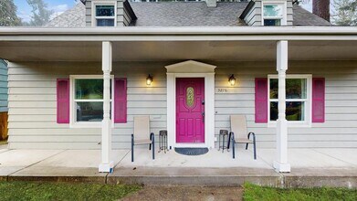 Cozy home with fenced yard and hot tub in  in Portland, OR - Building Photo - Building Photo