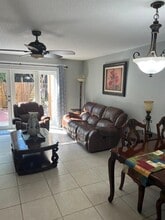 1602 Lakeview Dr W in Royal Palm Beach, FL - Building Photo - Building Photo