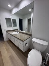 6314 Friars Rd in San Diego, CA - Foto de edificio - Building Photo