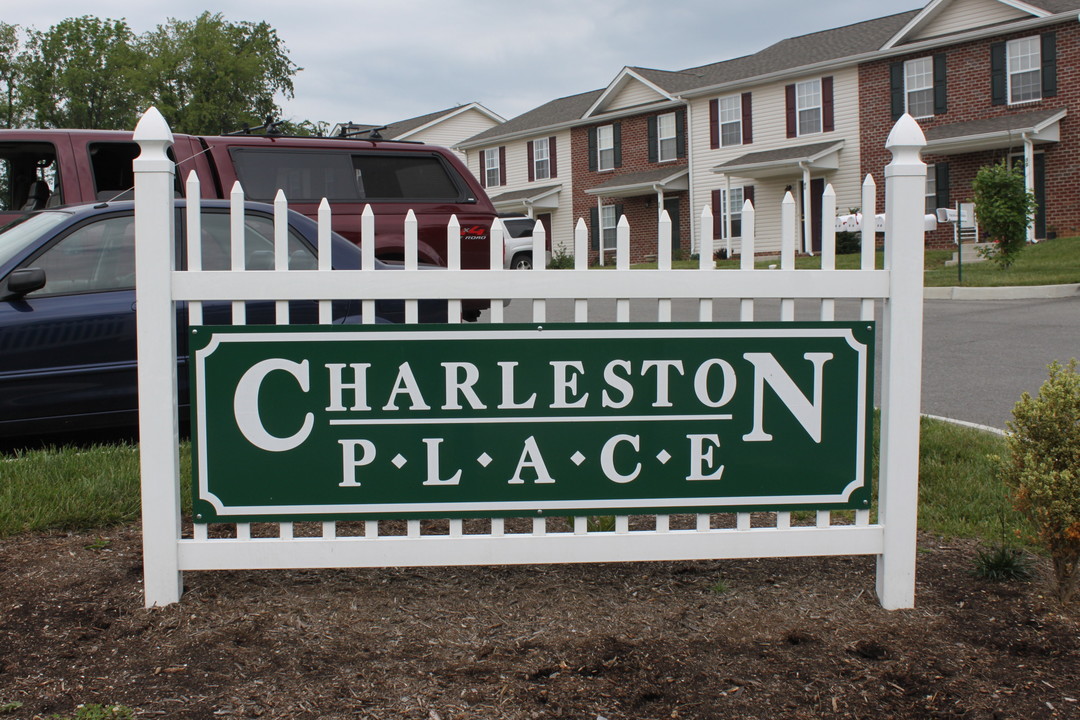 Charleston Place in Christiansburg, VA - Building Photo