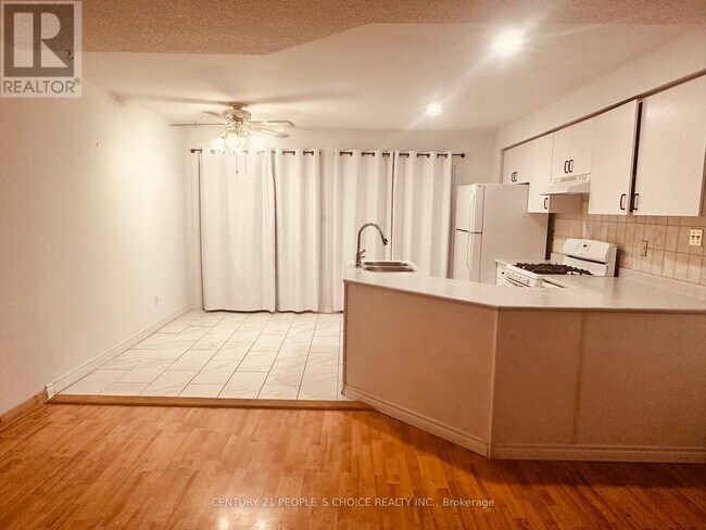 48 Yellow Brick Rd in Brampton, ON - Building Photo - Building Photo