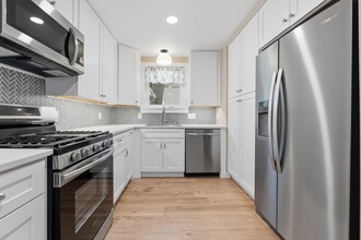 103 W Centre St in Fredericksburg, TX - Building Photo - Building Photo