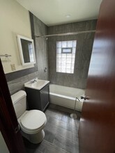 5729 W Lincoln Ave, Unit 4 in West Allis, WI - Building Photo - Building Photo