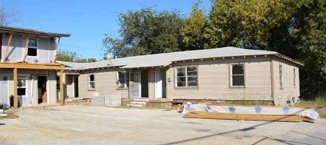 301 Throckmorton St in McKinney, TX - Foto de edificio - Building Photo