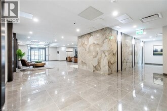 870 Queenston Rd in Hamilton, ON - Building Photo - Building Photo