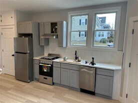 105 Winthrop St, Unit 1 in Medford, MA - Building Photo