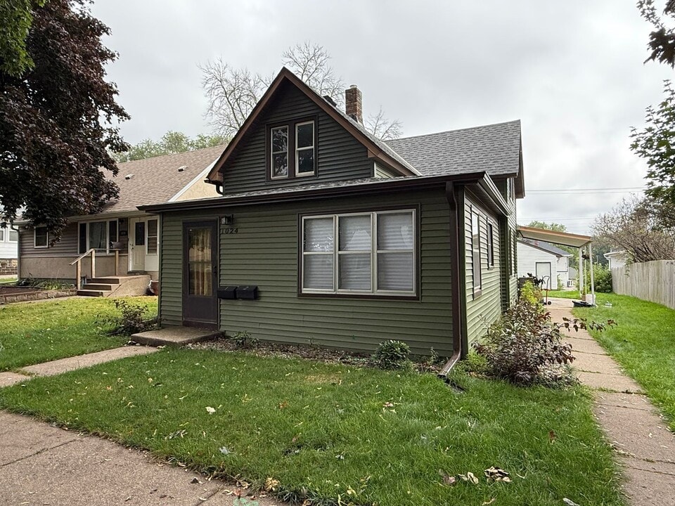 1024 Livingston Ave in St. Paul, MN - Building Photo