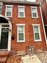 521 Locust St in Columbia, PA - Building Photo