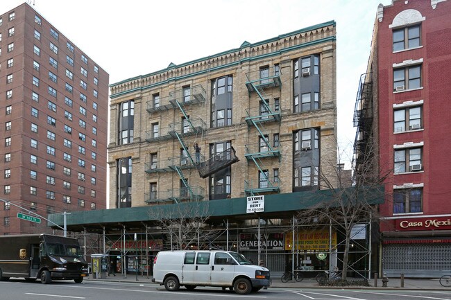 882-886 Amsterdam Ave in New York, NY - Building Photo - Building Photo