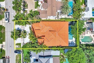 2143 N Bay Rd in Miami Beach, FL - Building Photo - Building Photo