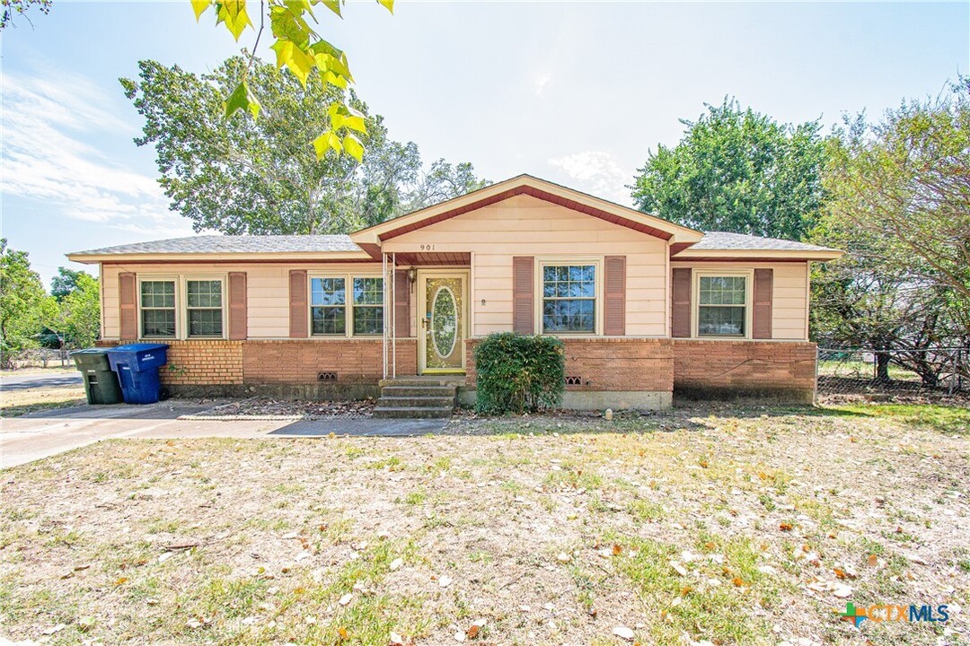 901 Mary St in Copperas Cove, TX - Building Photo