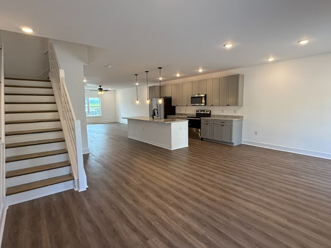 property at 5 Prairie Ct
