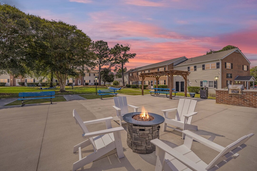 Cypress Grove Apartments in Wilmington, NC - Building Photo