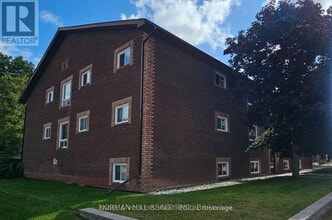 86 Curtis St in Essa, ON - Building Photo - Building Photo