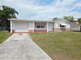 3513 Westchester Dr in Holiday, FL - Building Photo