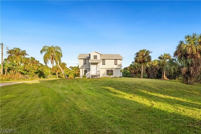 260 13th St SW in Naples, FL - Building Photo - Building Photo