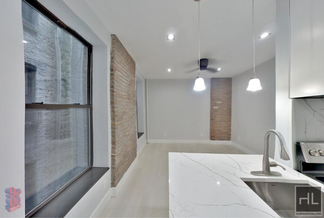 E 18TH ST. in New York, NY - Building Photo