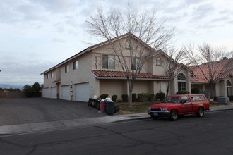 Rainbow Gardens in Las Vegas, NV - Building Photo - Building Photo