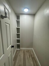 546 Santiago Ave, Unit 546 Santiago Ave in Sacramento, CA - Foto de edificio - Building Photo