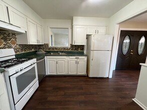 7504 W Canal Blvd in Shreveport, LA - Building Photo - Building Photo