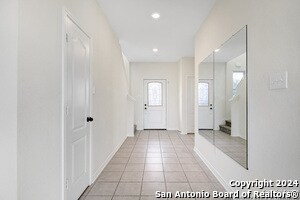 2407 Sunset Bend in San Antonio, TX - Building Photo - Building Photo