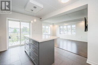 776 Laurelwood Dr in Waterloo, ON - Building Photo - Building Photo